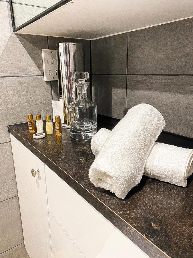 Modern Luxury Serviced Duplex Apartments By Repose- 150 Metro Court, West Bromwich Dış mekan fotoğraf