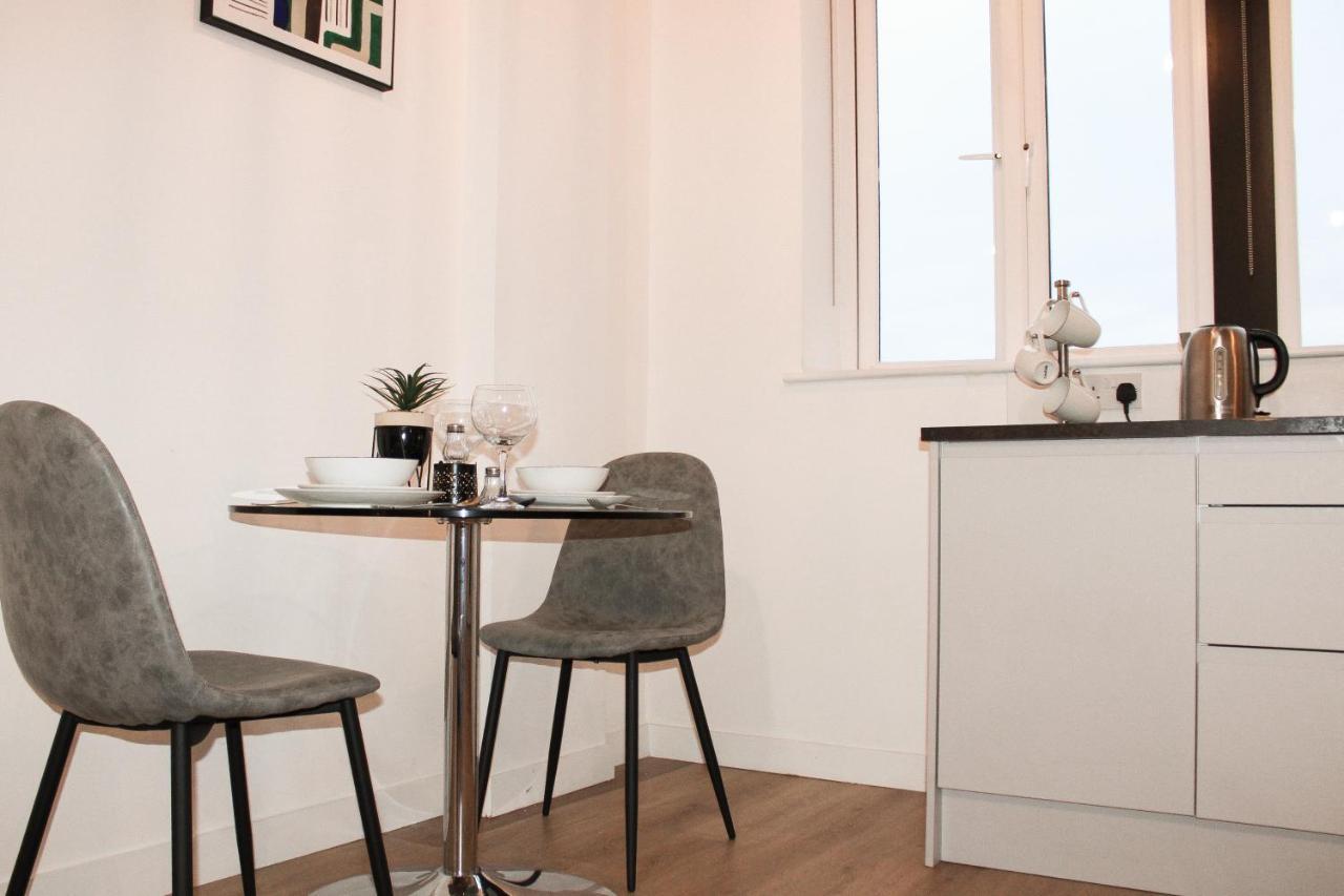 Modern Luxury Serviced Duplex Apartments By Repose- 150 Metro Court, West Bromwich Dış mekan fotoğraf