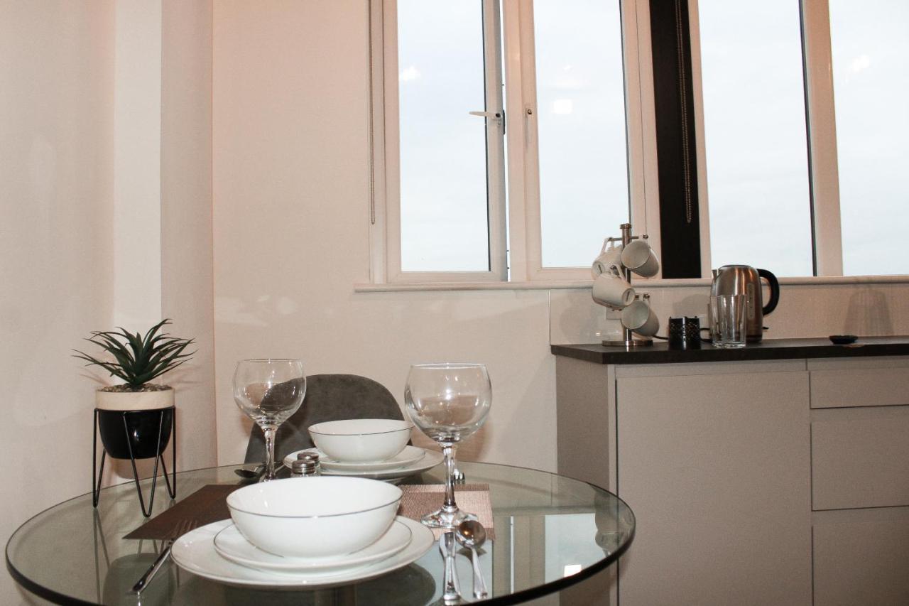 Modern Luxury Serviced Duplex Apartments By Repose- 150 Metro Court, West Bromwich Dış mekan fotoğraf